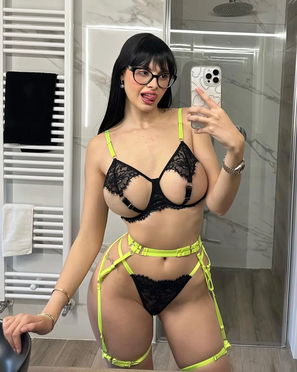 April escort in Dubai