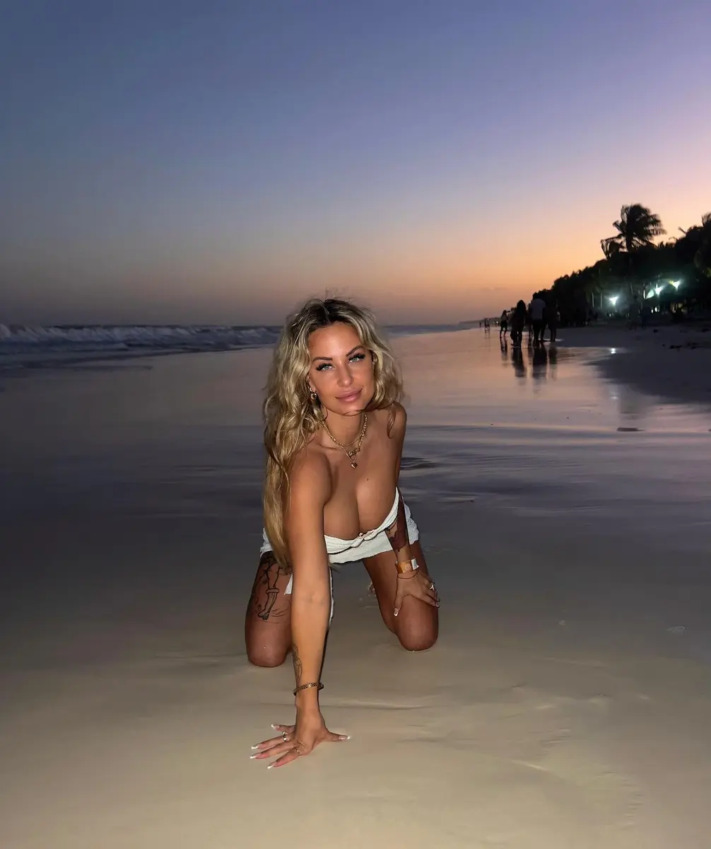 Cassandra escort in Dubai