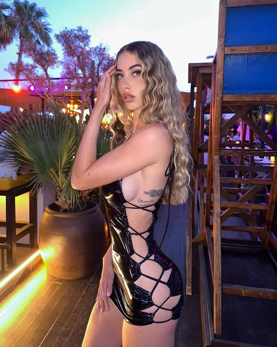 Eva escort in Dubai