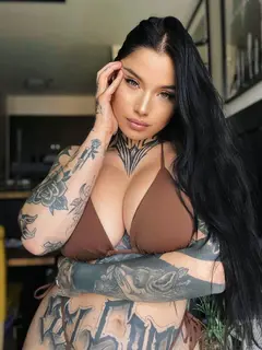 Leslie escort in Dubai